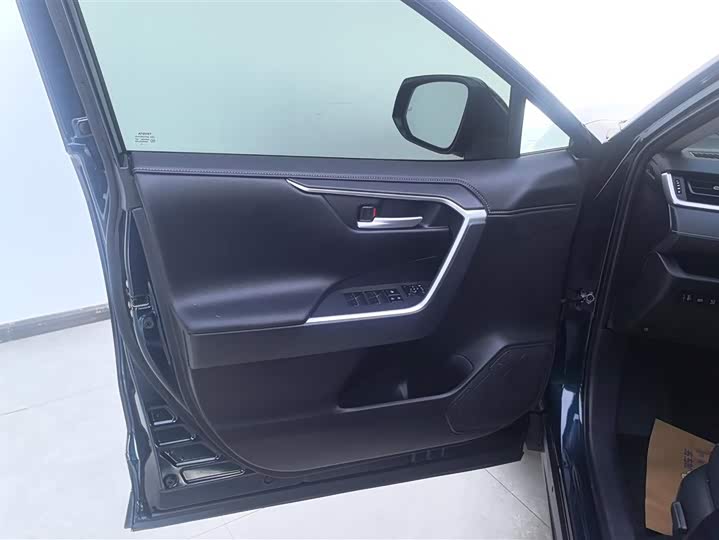 Фото 7 - Toyota Wildlander