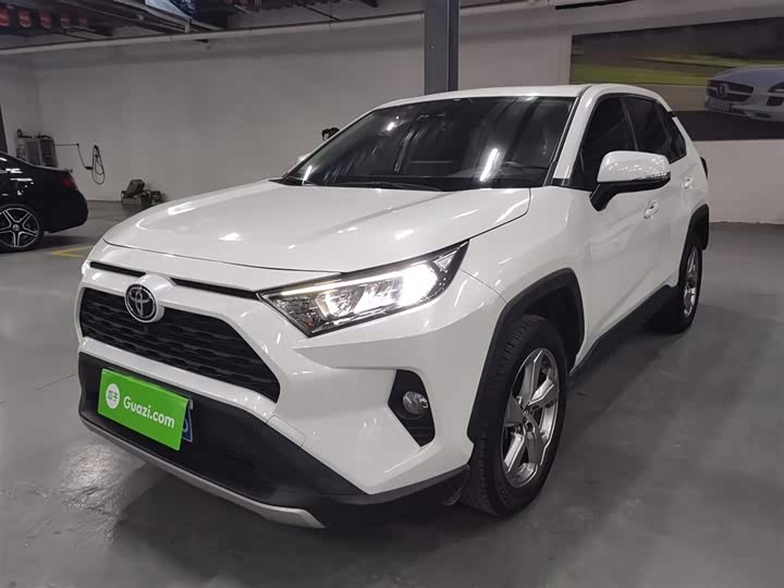 Фото 2 - Toyota RAV4