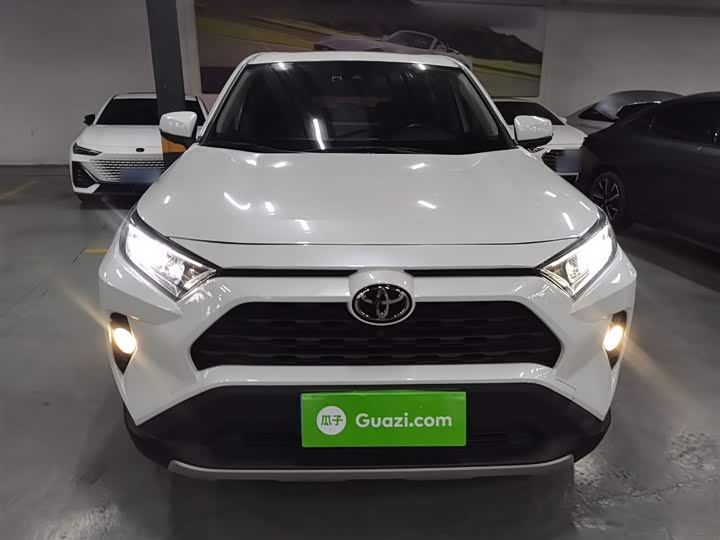 Фото 3 - Toyota RAV4