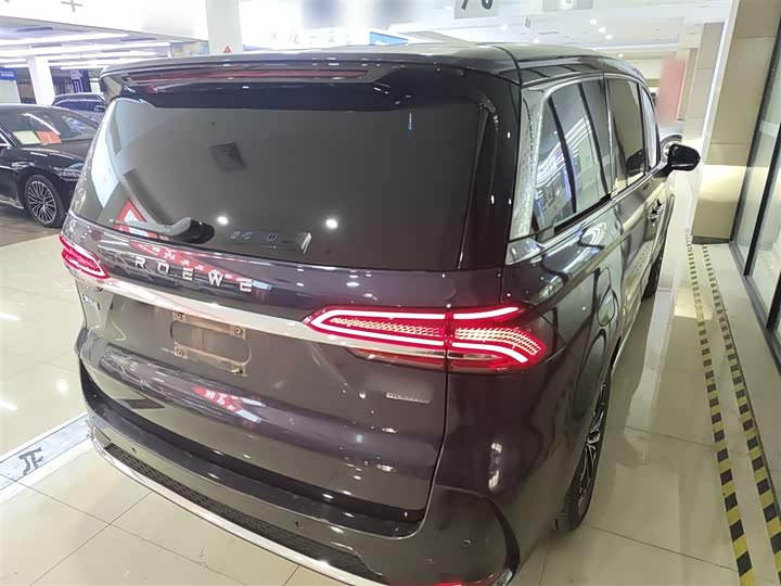 Фото 7 - Roewe iMax 8