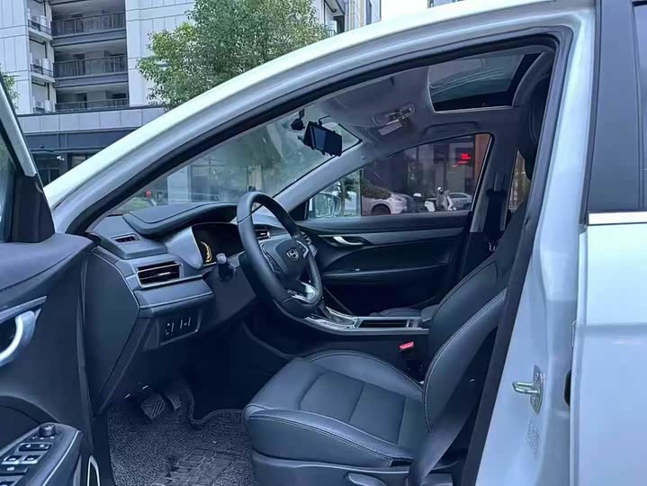 Фото 5 - Geely Emgrand