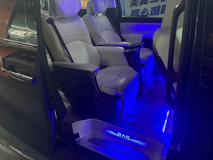 Фото 9 - GAC Trumpchi E9