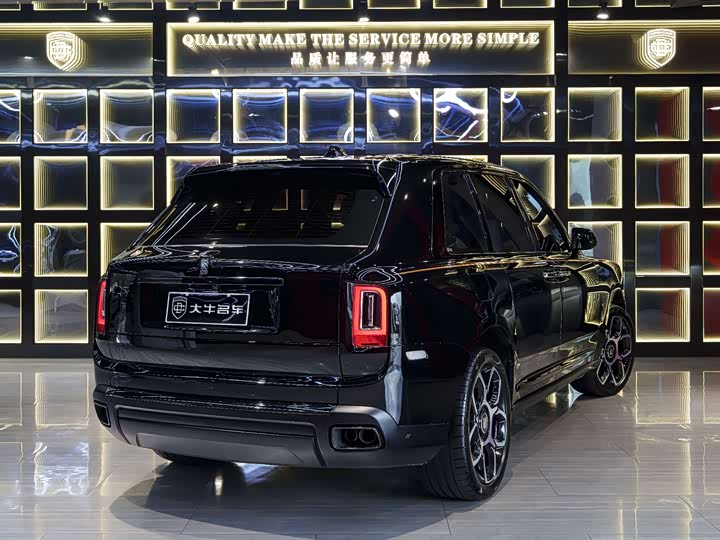 Фото 6 - Rolls-Royce Cullinan