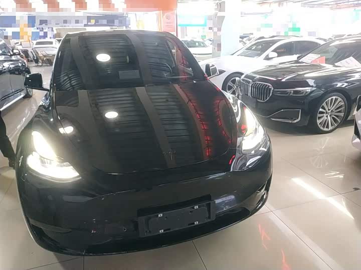 Фото 3 - Tesla Model Y