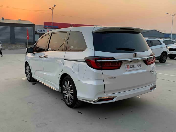 Фото 5 - Honda Odyssey