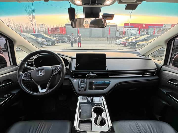 Фото 9 - Honda Odyssey