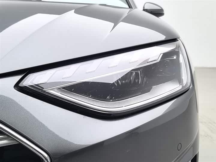 Фото 7 - Audi A4L