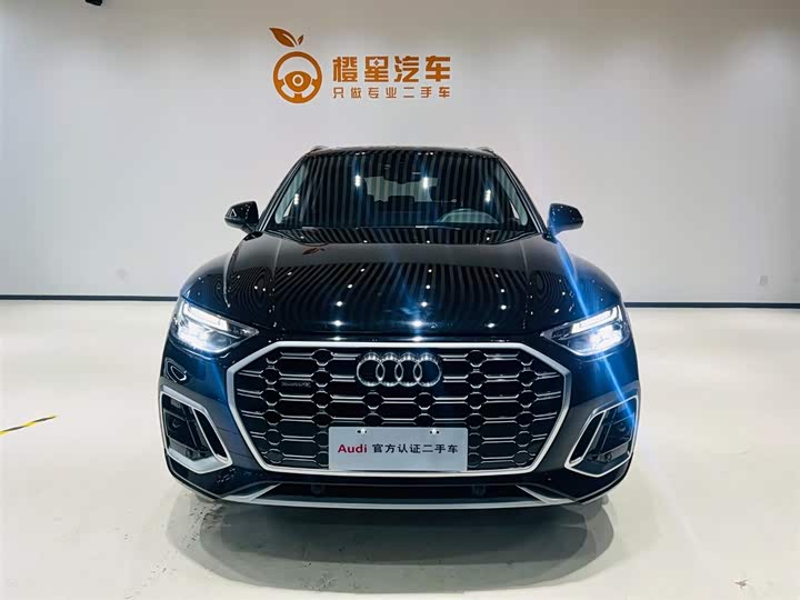 Фото 2 - Audi Q5L