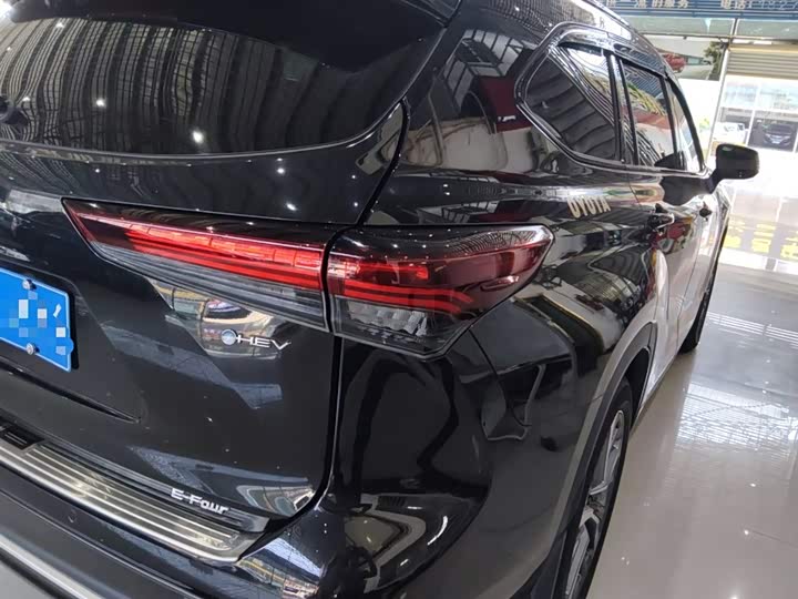 Фото 8 - Toyota Crown Kluger