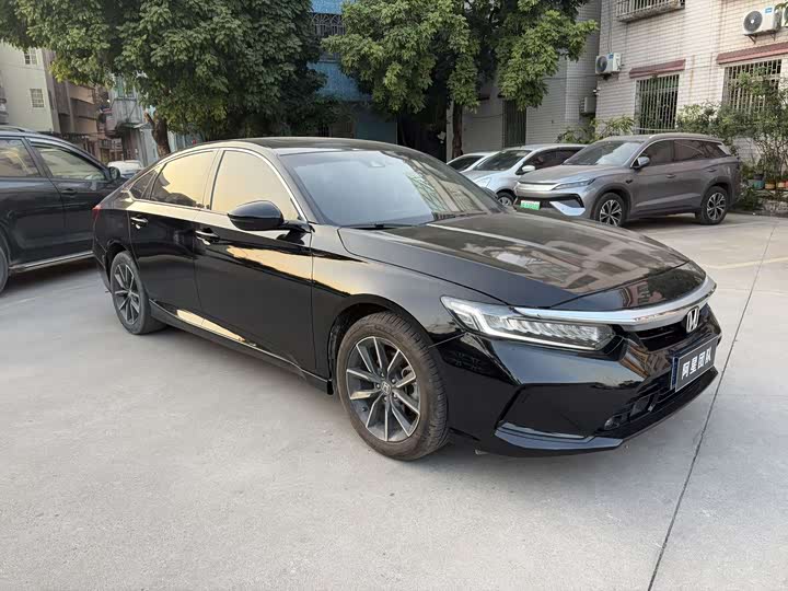 Фото 3 - Honda Inspire