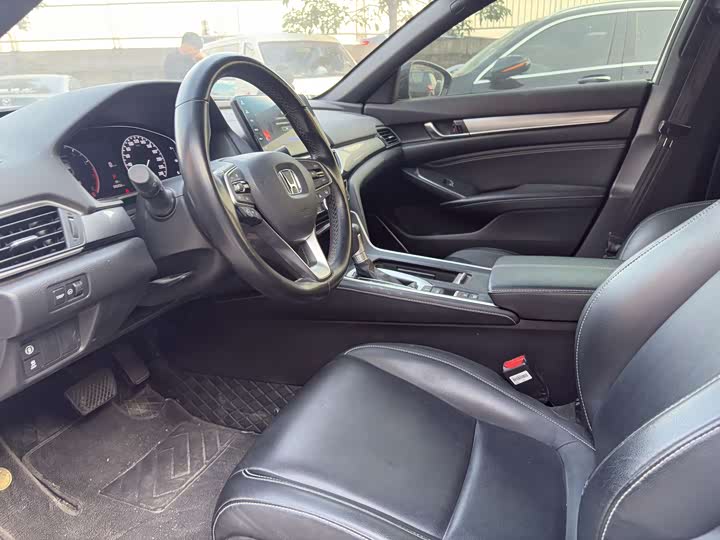 Фото 7 - Honda Inspire