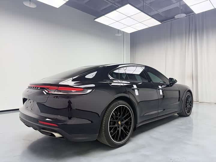 Фото 4 - Porsche Panamera