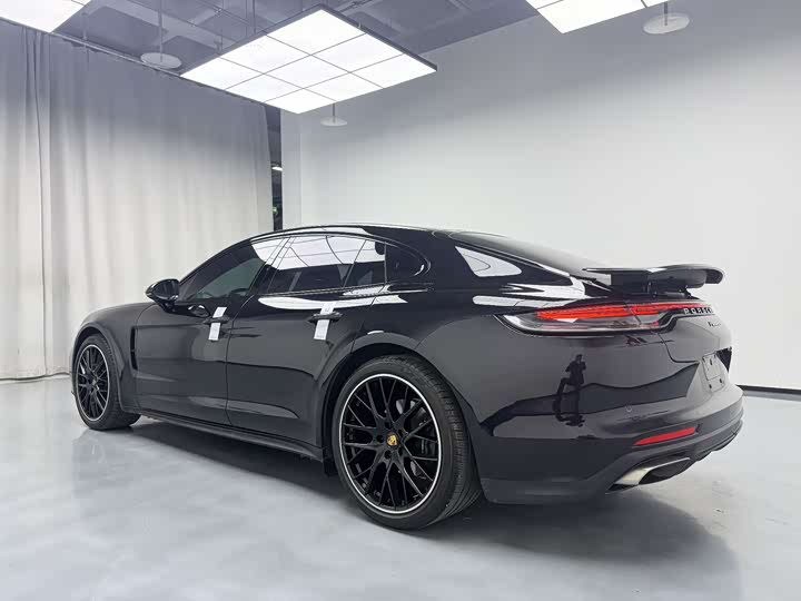 Фото 7 - Porsche Panamera