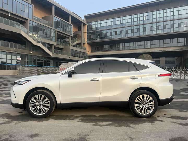 Фото 5 - Toyota Harrier