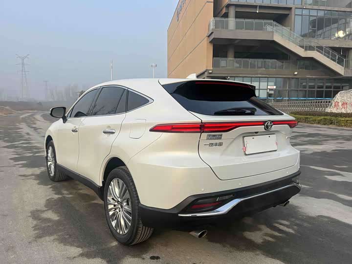 Фото 7 - Toyota Harrier