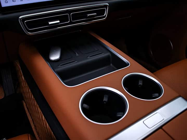 Фото 9 - LiXiang L7