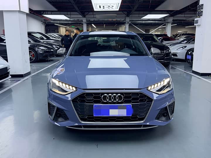 Фото 2 - Audi A4L