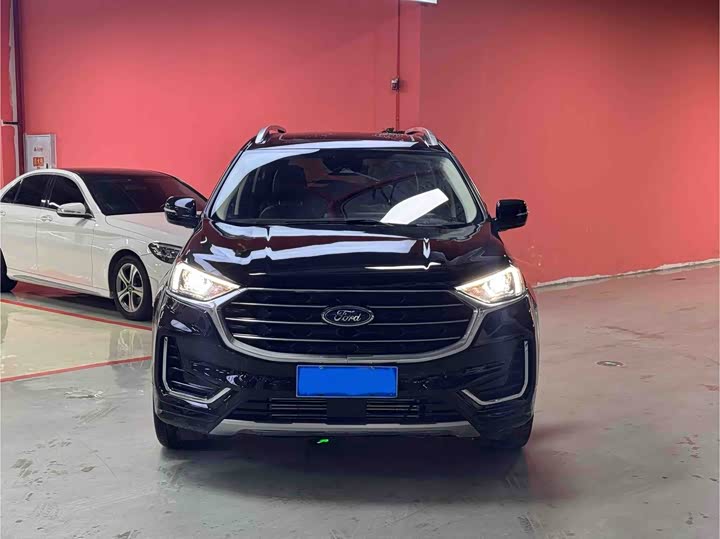 Фото 2 - Ford Edge