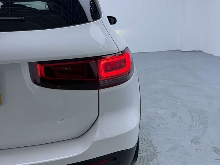 Фото 6 - Mercedes-Benz GLB-Class