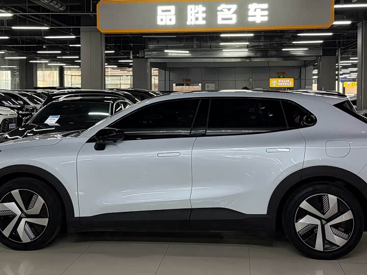 Фото 4 - Changan Deepal S05