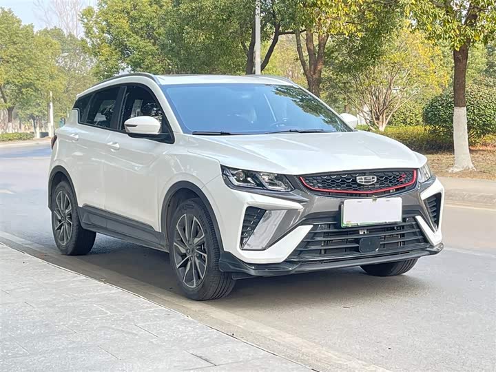 Фото 4 - Geely Coolray Hybrid