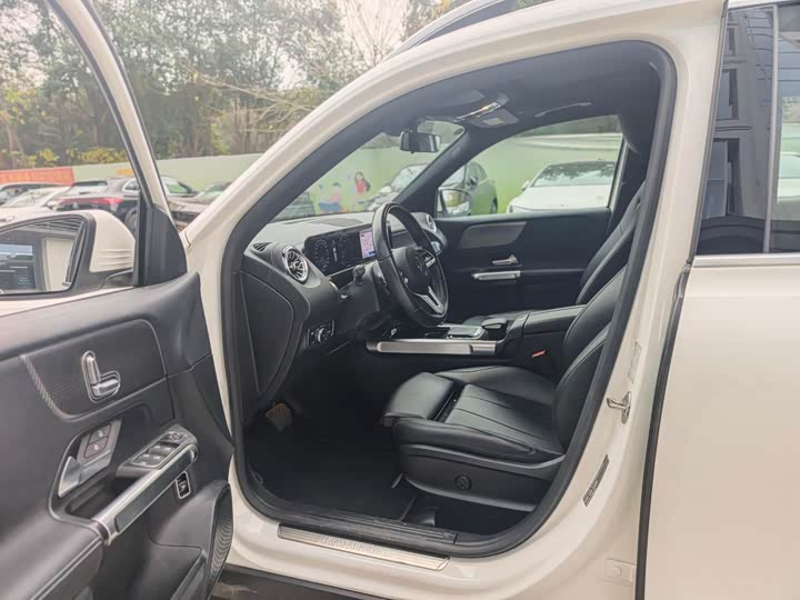 Фото 4 - Mercedes-Benz GLB-Class