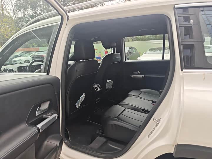 Фото 7 - Mercedes-Benz GLB-Class