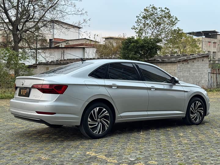 Фото 4 - Volkswagen Sagitar L