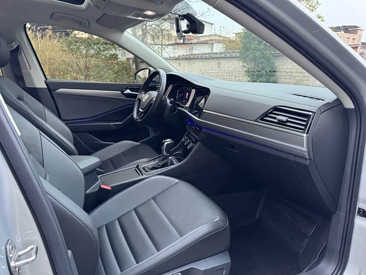 Фото 8 - Volkswagen Sagitar L