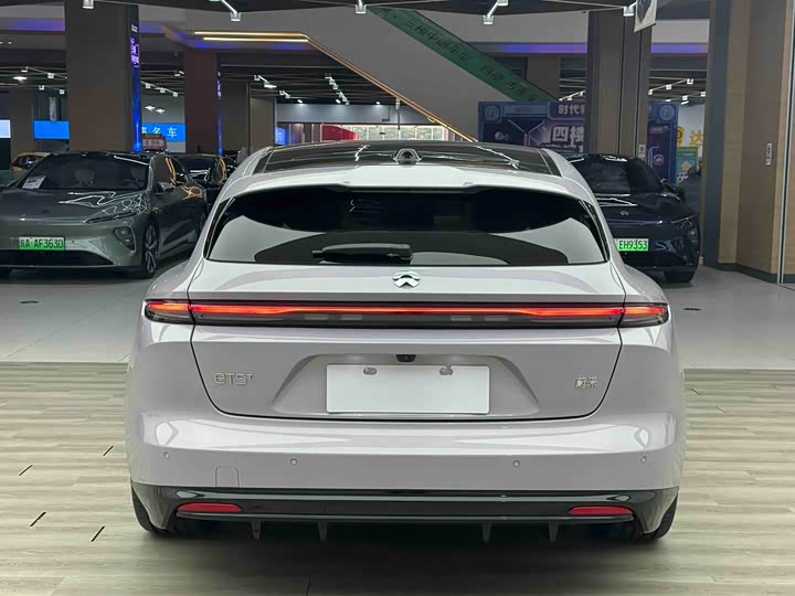 Фото 6 - Nio ET5T
