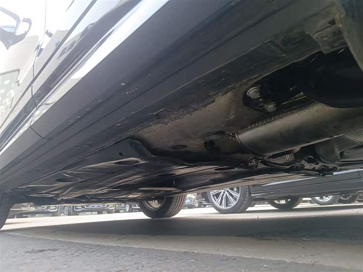 Фото 6 - Audi Q2L