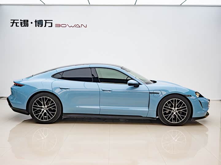 Фото 3 - Porsche Taycan