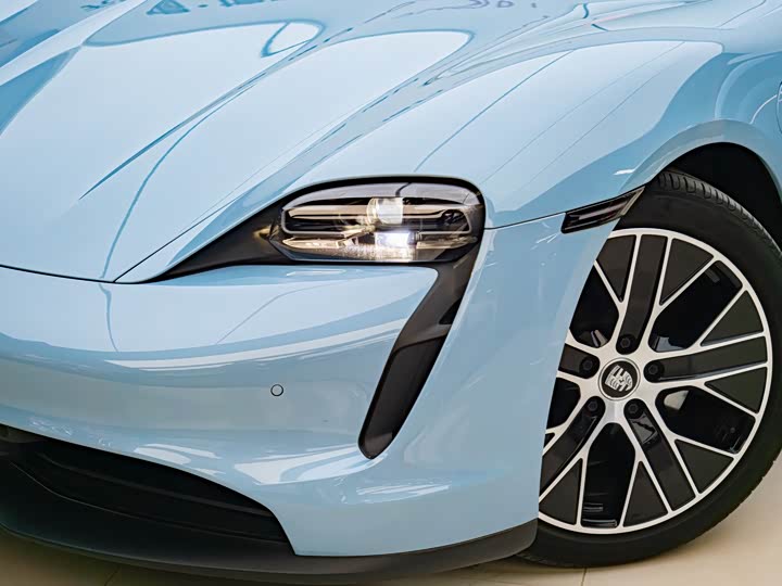 Фото 6 - Porsche Taycan