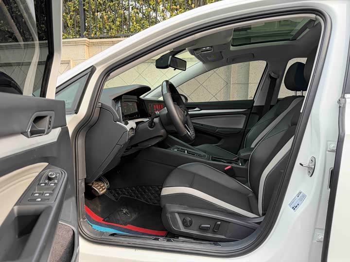 Фото 6 - Volkswagen Golf