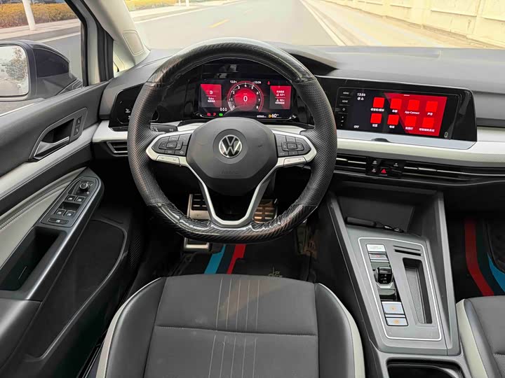 Фото 9 - Volkswagen Golf