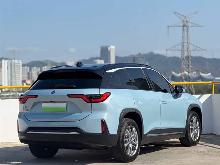 Фото 4 - Nio ES6