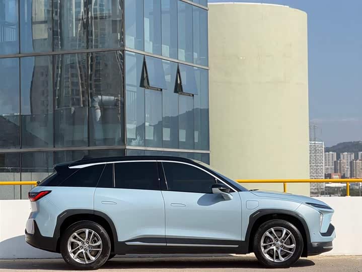 Фото 8 - Nio ES6