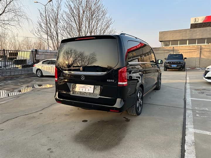 Фото 6 - Mercedes-Benz V-Class