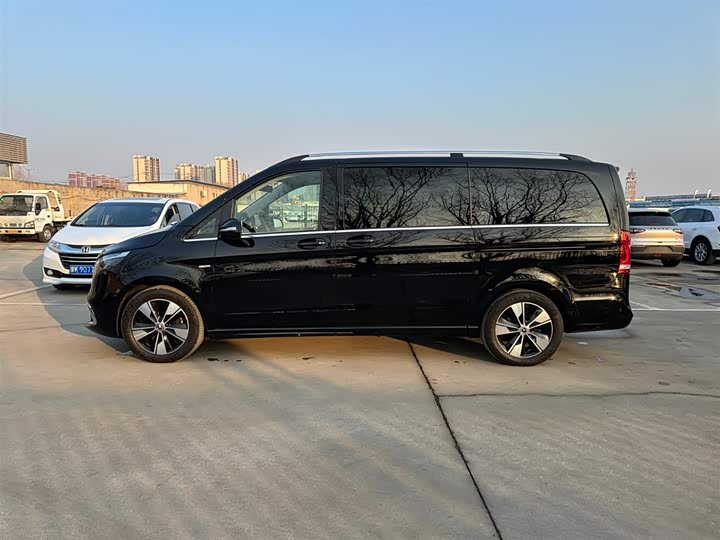 Фото 7 - Mercedes-Benz V-Class