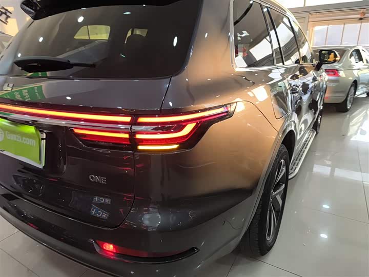 Фото 8 - LiXiang One