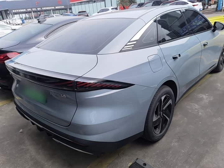 Фото 7 - Geely Galaxy L6