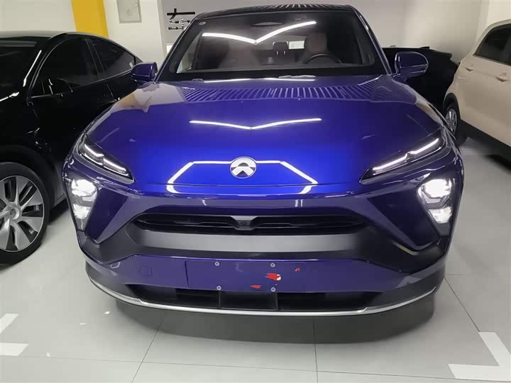 Фото 3 - Nio EC6