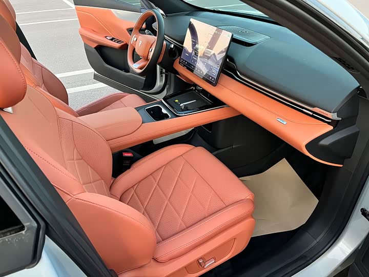 Фото 9 - Changan Deepal S05