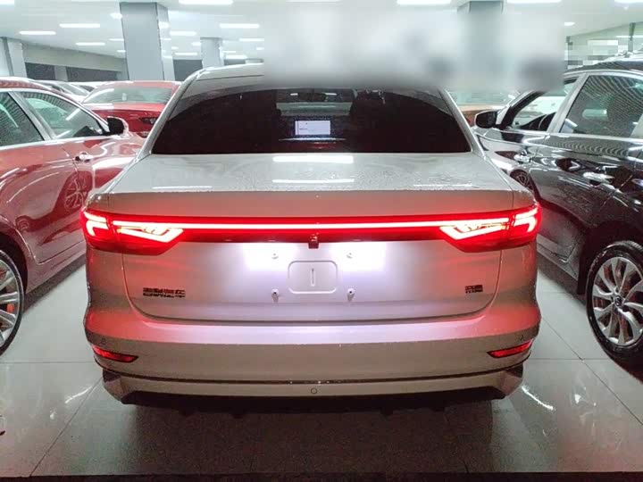 Фото 6 - Geely Emgrand