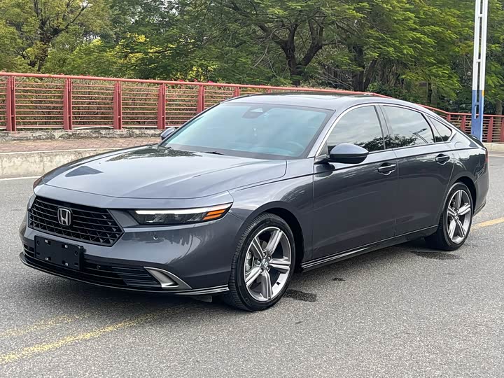 Фото 1 - Honda Accord