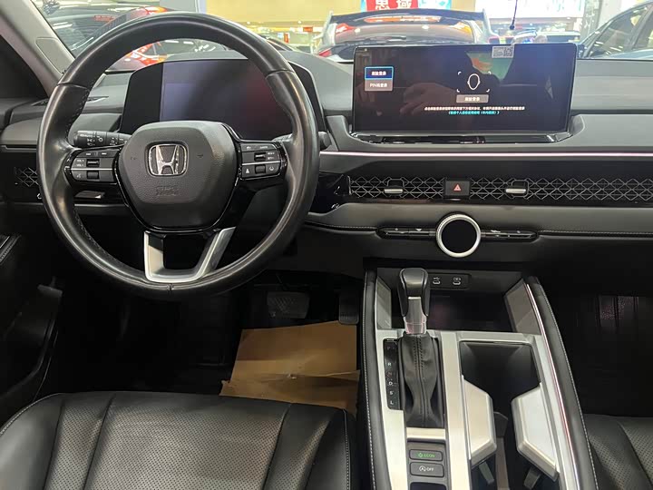 Фото 9 - Honda Accord