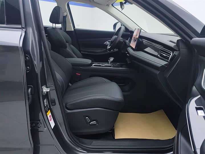 Фото 8 - Changan CS75