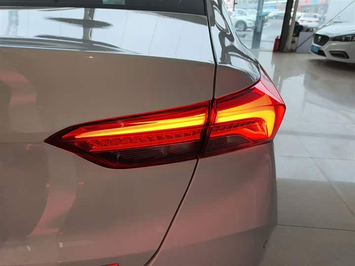 Фото 8 - Buick Verano