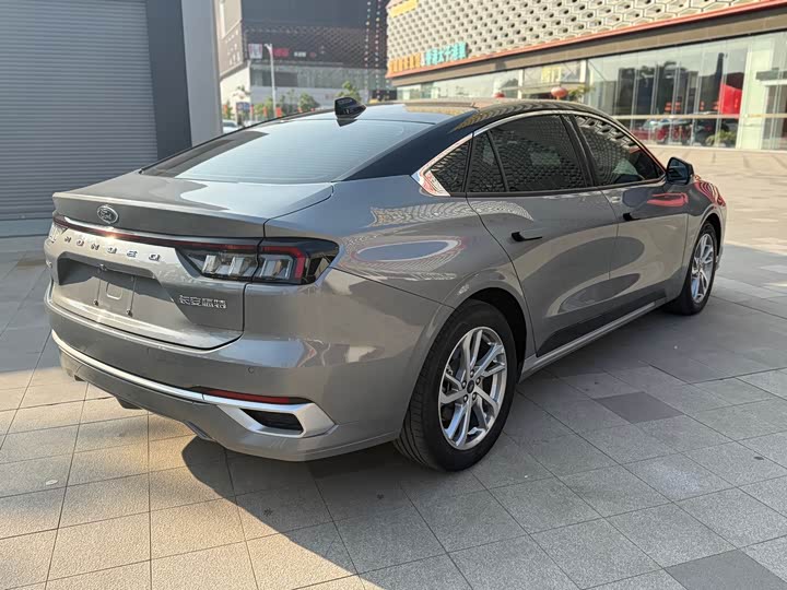 Фото 5 - Ford Mondeo