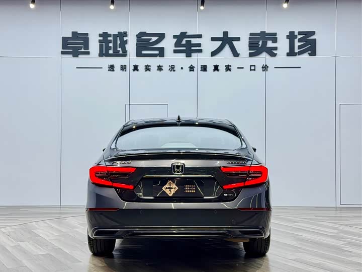 Фото 6 - Honda Accord